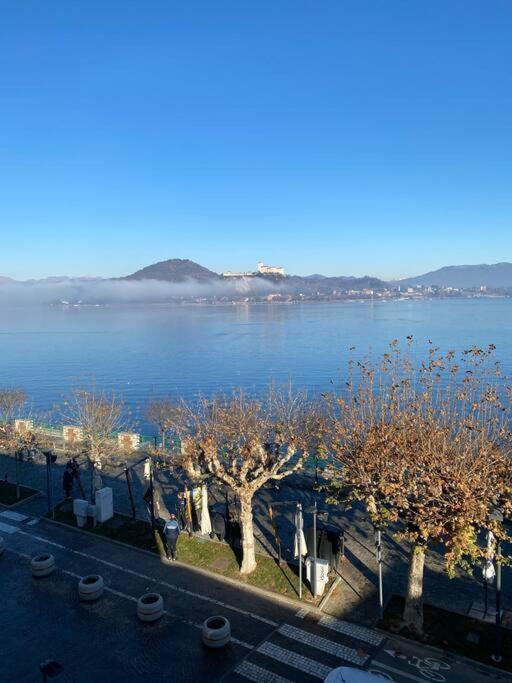 Babalu Con Vista Lago Арона Экстерьер фото